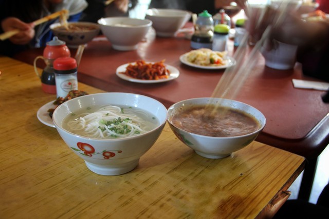 大理深夜食堂：在苍山洱海之间寻找那份深夜的温暖与感动，你准备好开启这场味蕾之旅了吗？