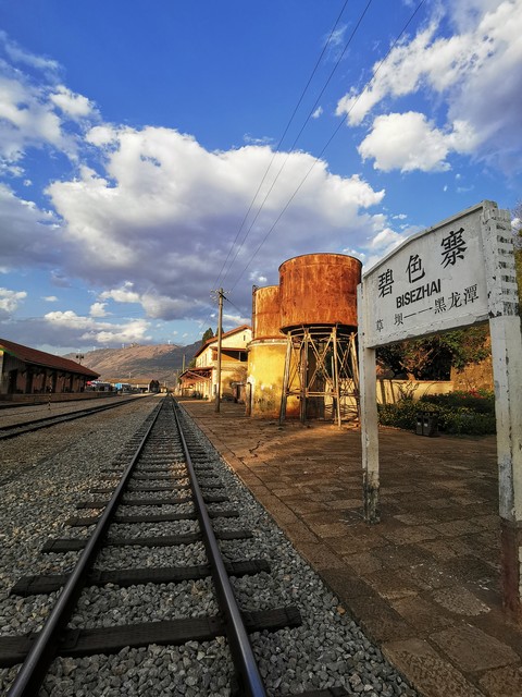 火车去云南旅游：从昆明到大理，再到丽江，一段无法忘怀的铁轨之旅，让每一站都充满惊喜与感动