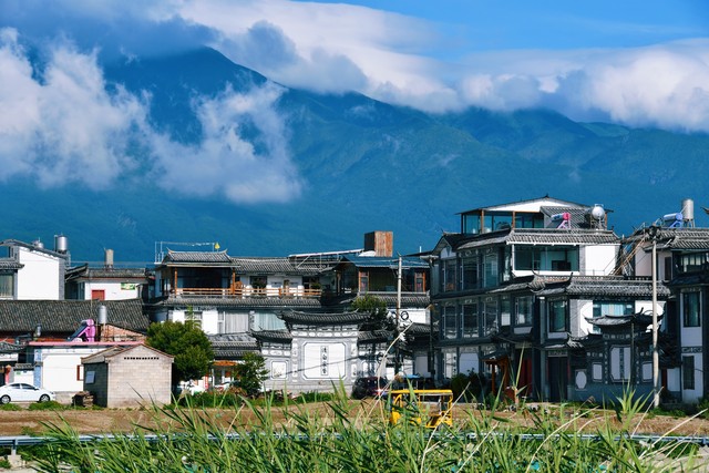 6月大理旅游穿搭全攻略，轻松搞定夏日时尚与实用，让你成为朋友圈中最靓的仔！